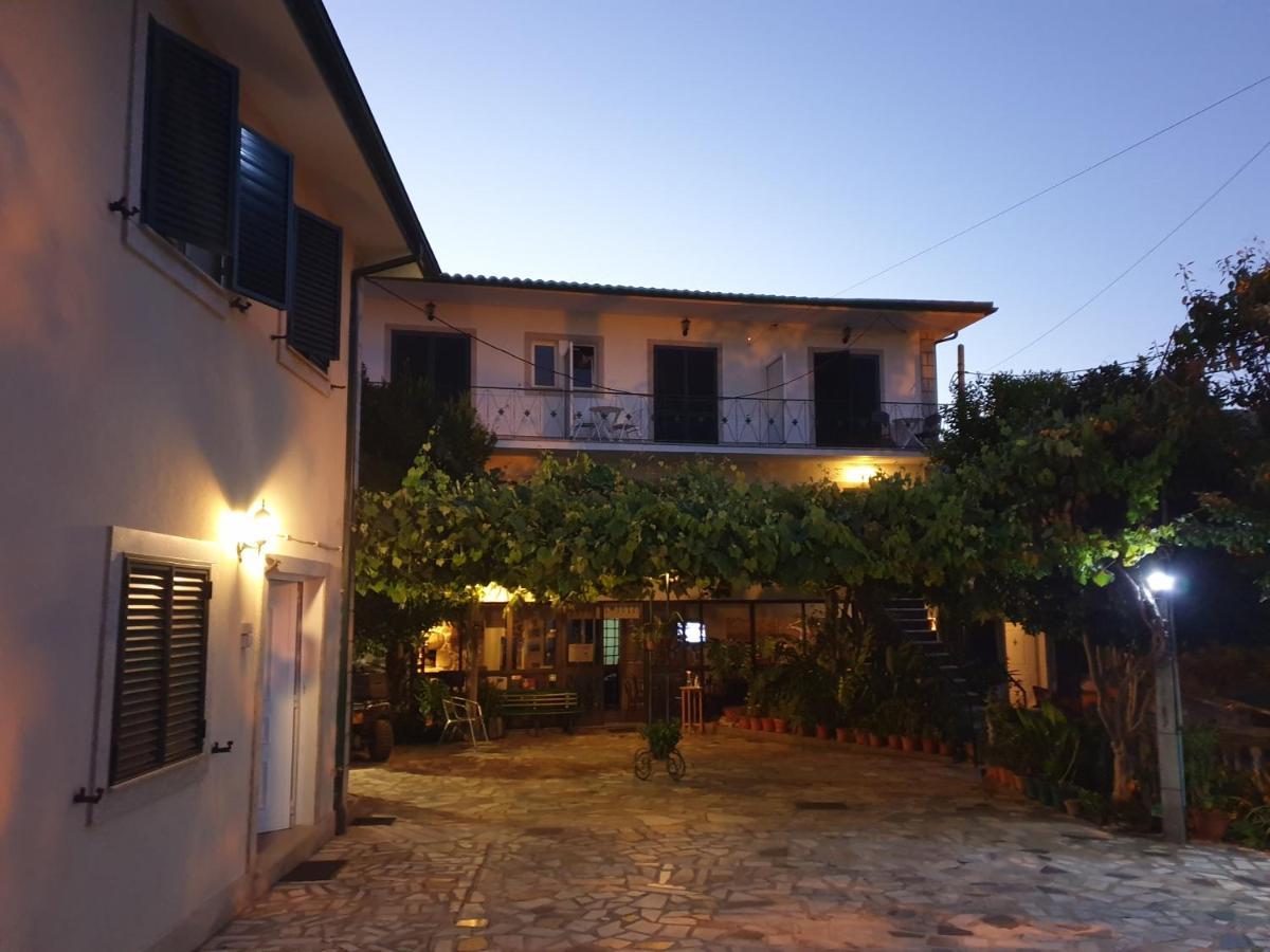 Casa Dos Santos Alojamento - Guest House เจเรส ภายนอก รูปภาพ