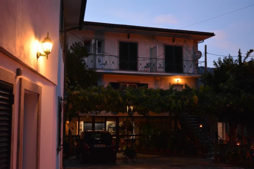 Casa Dos Santos Alojamento - Guest House เจเรส ภายนอก รูปภาพ